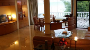 Гостиница Tropical Sea View & Sunshine  Айер Итам